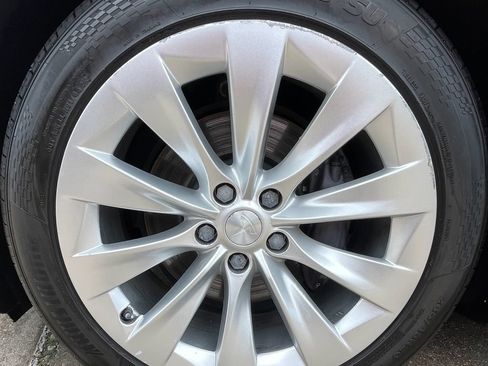 Used 2018 Tesla Model X 75D AWD/4WD image 14
