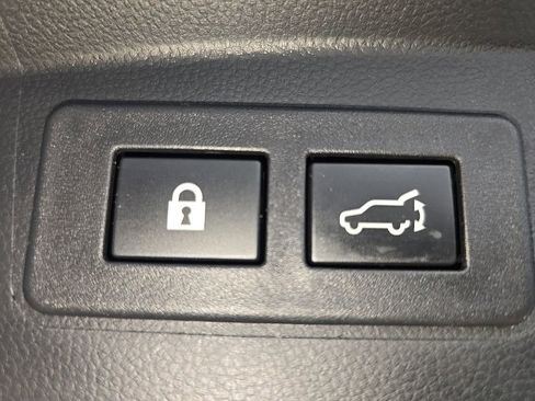 Used 2023 Subaru Outback Touring image 28