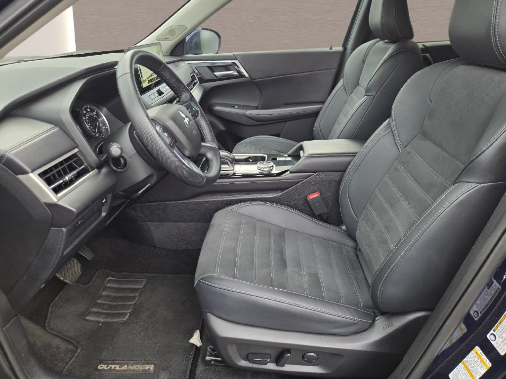 Used 2025 Mitsubishi Outlander SE AWD/4WD image 23
