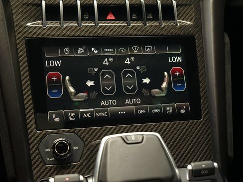 Used 2024 Lamborghini Urus Performante AWD/4WD image 33