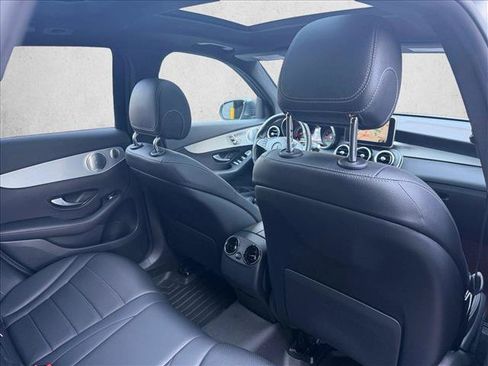 Used 2019 Mercedes-Benz GLC 350e 4MATIC image 23