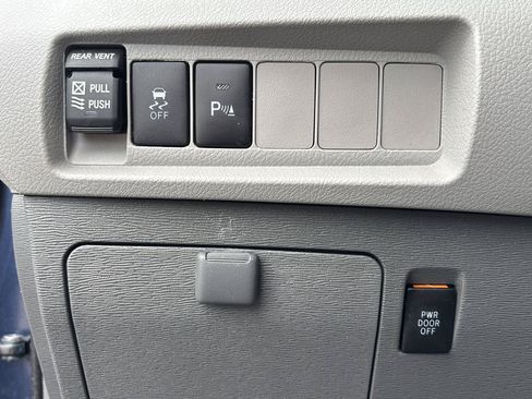 Used 2018 Toyota Sienna XLE Premium w/ Carpet Mat Package AWD/4WD image 31