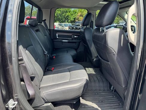 Used 2018 RAM 1500 Laramie AWD/4WD image 18