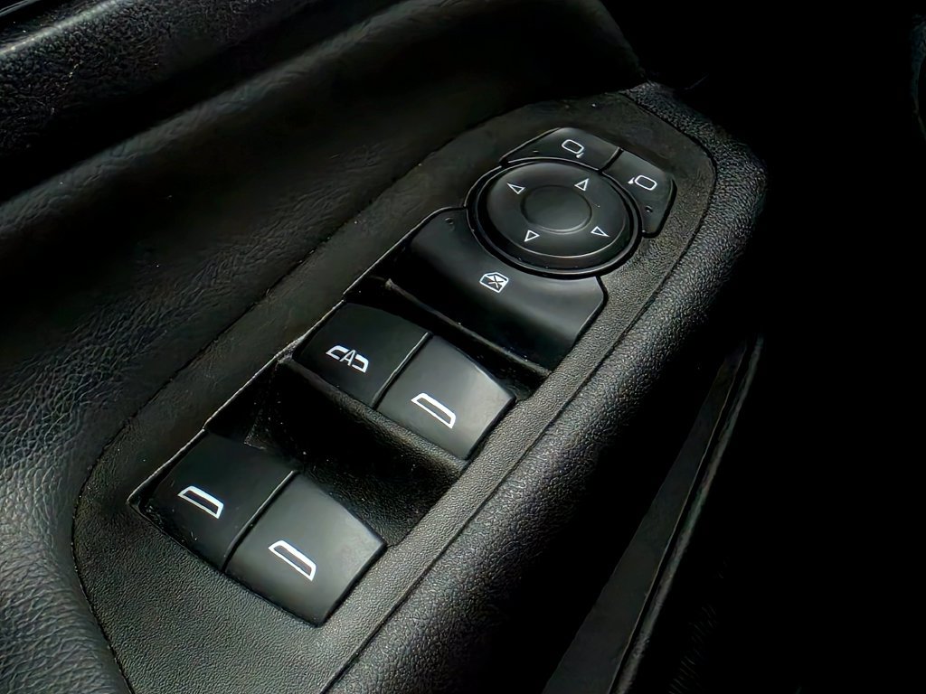 Used 2024 Chevrolet Equinox LT FWD image 17