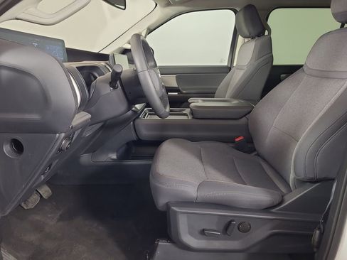 Used 2025 Ford Expedition Active image 18