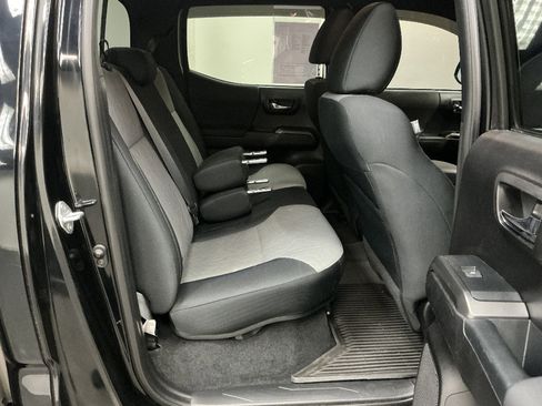 Used 2021 Toyota Tacoma TRD Off-Road w/ Technology Package AWD/4WD image 27