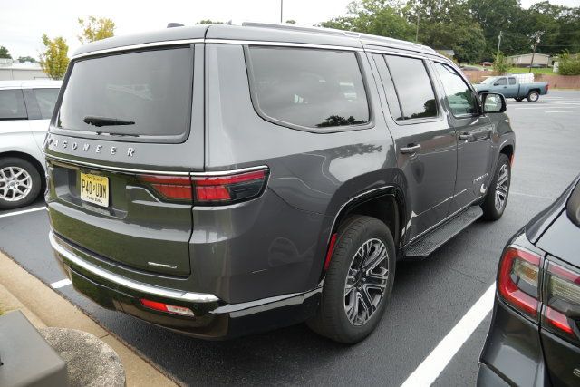 Used 2024 Jeep Wagoneer Series II w/ Flexible Seating Group AWD/4WD image 13