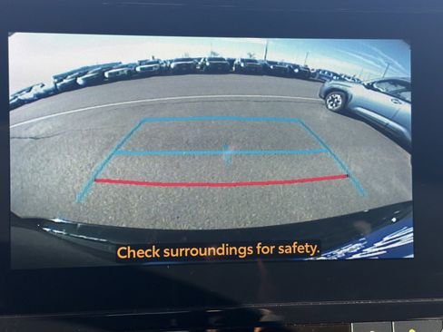 Used 2024 Toyota Highlander XLE image 27