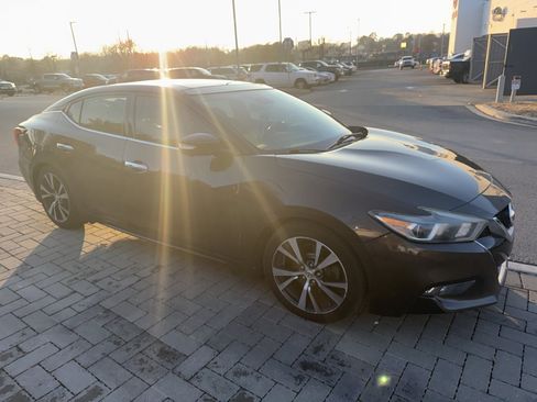 Used 2016 Nissan Maxima Platinum image 3