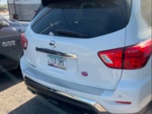 Used 2017 Nissan Pathfinder SL w/ Cargo Package image 4