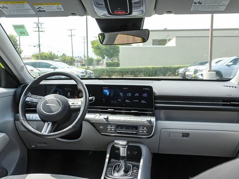 Certified 2025 Hyundai Kona SEL AWD/4WD image 16