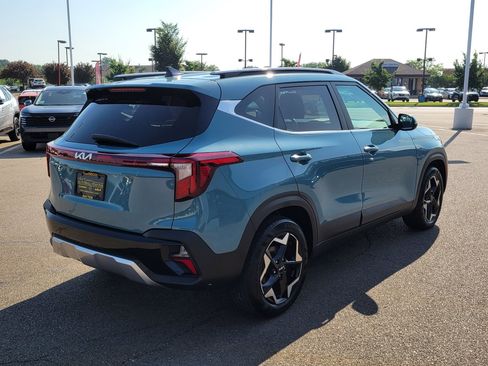 Used 2024 Kia Seltos EX FWD image 4