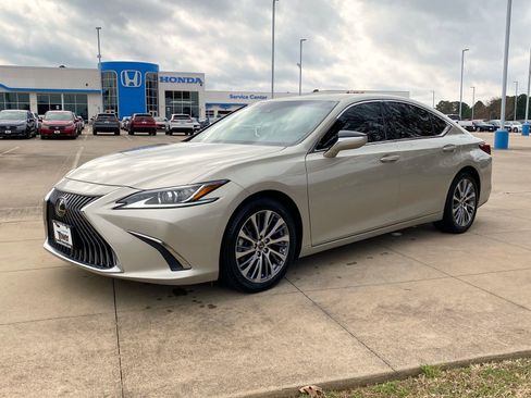 Used 2020 Lexus ES 350 w/ Premium Package image 3