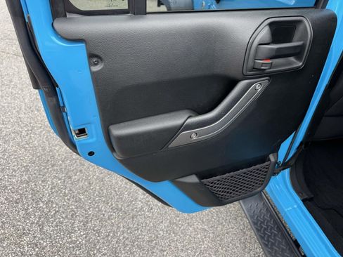 Used 2018 Jeep Wrangler Unlimited Sport S AWD/4WD image 21