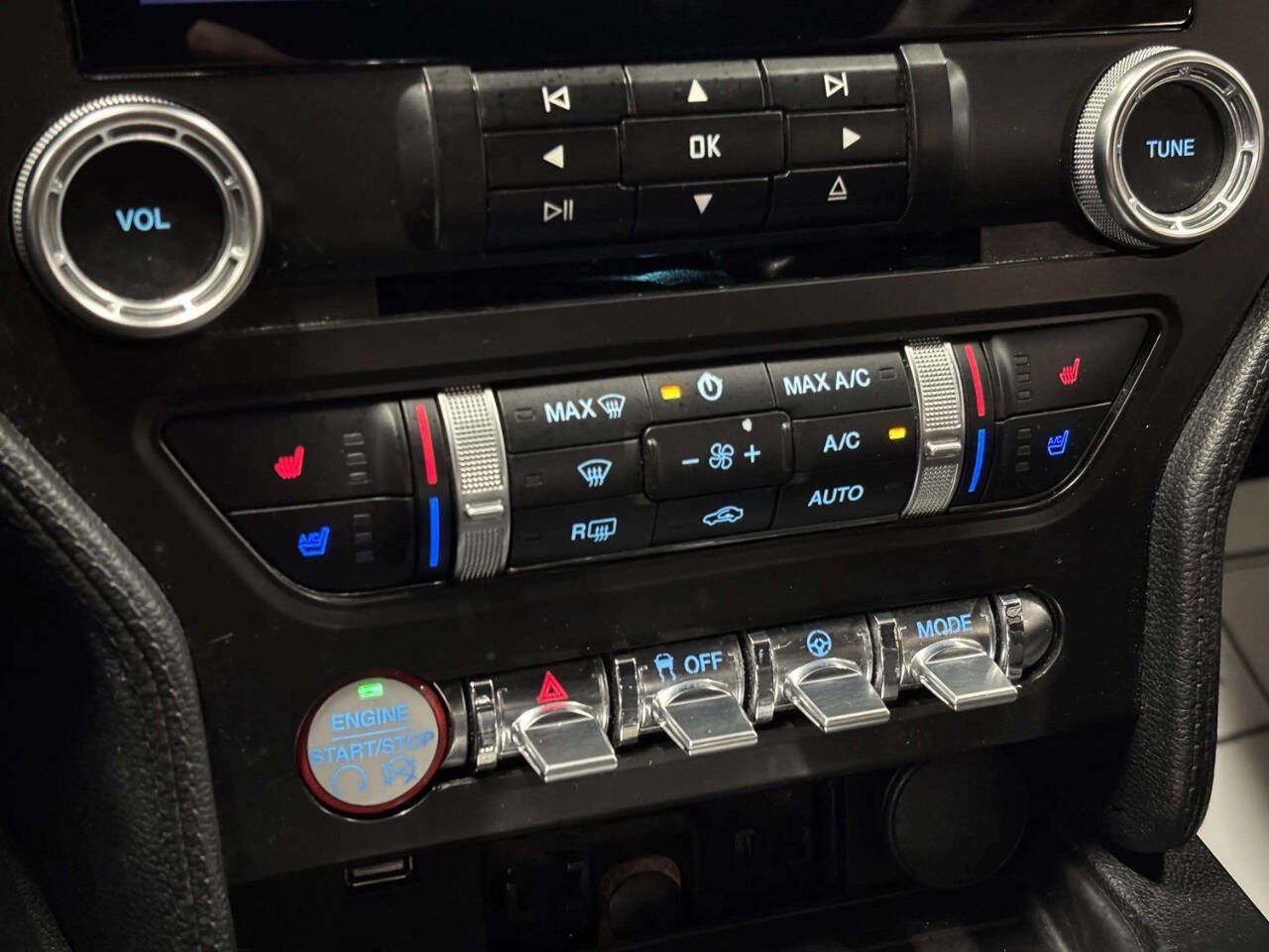 Used 2016 Ford Mustang Convertible w/ Equipment Group 051A RWD image 28