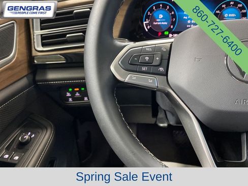 Used 2025 Volkswagen Atlas SE AWD/4WD image 19
