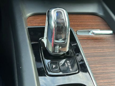 Used 2019 Volvo XC60 T8 Inscription w/ Advanced Package AWD/4WD image 28