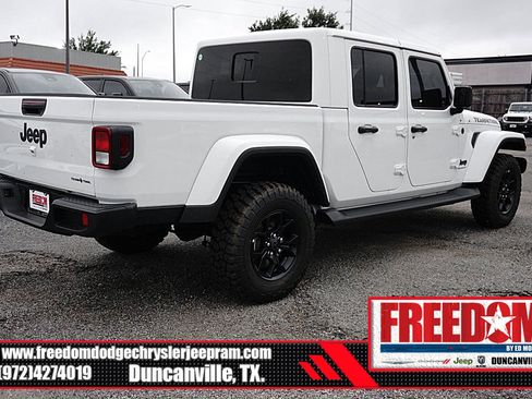 New 2026 Jeep Gladiator Sport AWD/4WD image 5