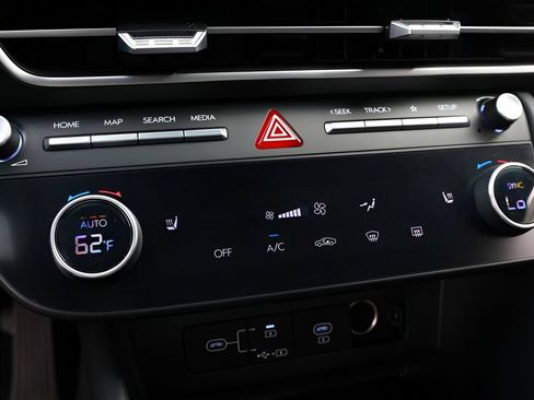 Used 2025 Hyundai Sonata SEL FWD image 42