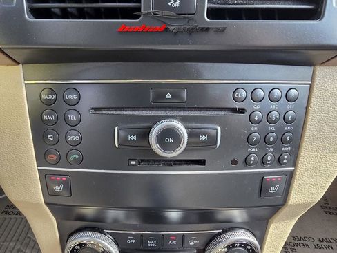 Used 2011 Mercedes-Benz GLK 350 4MATIC image 22