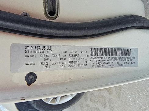 Used 2017 Dodge Journey SXT w/ Comfort/Convenience Group FWD image 17