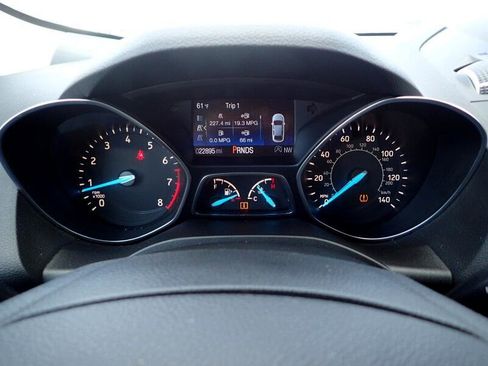 Used 2019 Ford Escape SE image 19