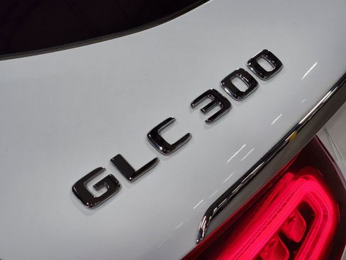 Used 2022 Mercedes-Benz GLC 300 image 25