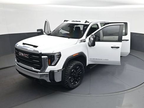 Used 2025 GMC Sierra 2500 Pro AWD/4WD image 30