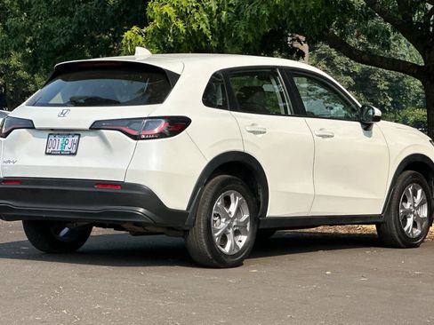 Used 2023 Honda HR-V LX image 2