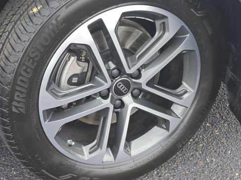 Certified 2025 Audi Q5 Premium w/ Convenience Package image 15