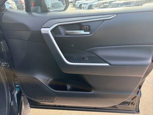 Used 2025 Toyota RAV4 XLE AWD/4WD image 24