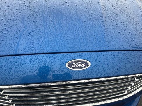 Used 2017 Ford Fusion SE w/ Fusion SE Technology Package image 9