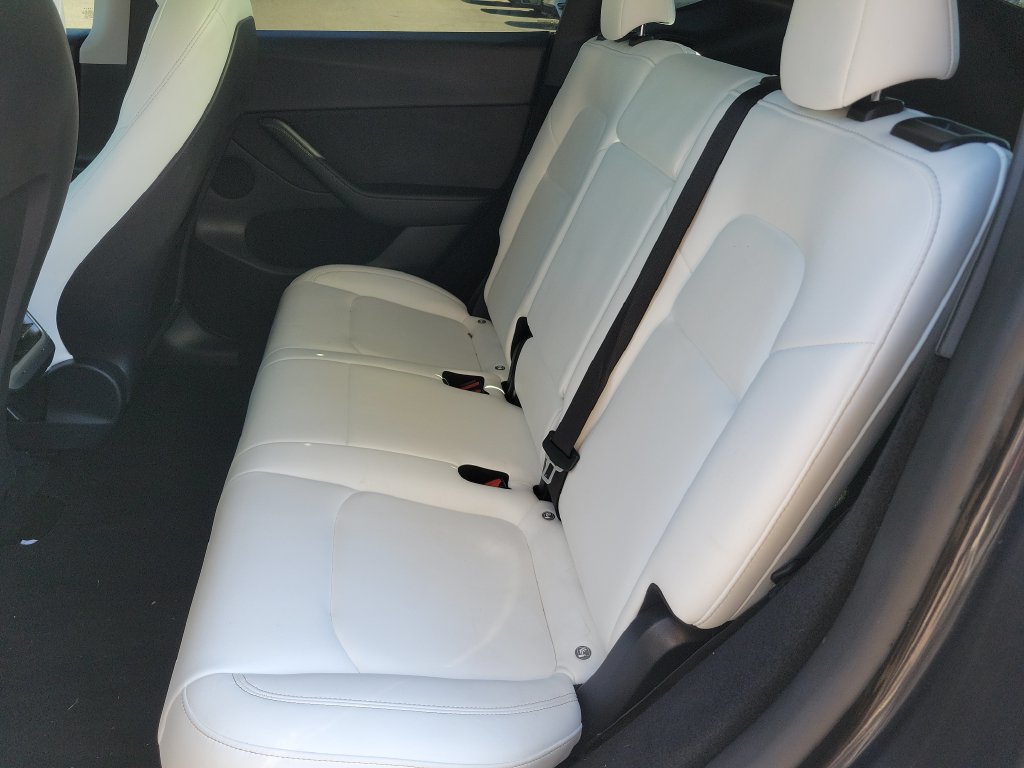 Used 2024 Tesla Model Y 2WD image 16