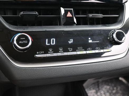 Used 2022 Toyota Corolla LE image 23