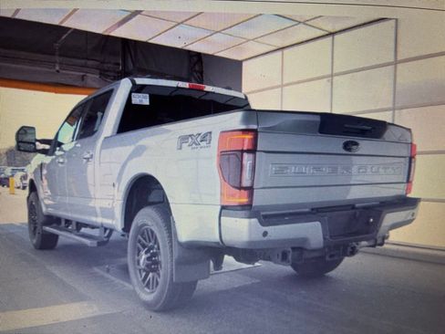 Used 2022 Ford F250 Lariat w/ Black Appearance Package AWD/4WD image 6