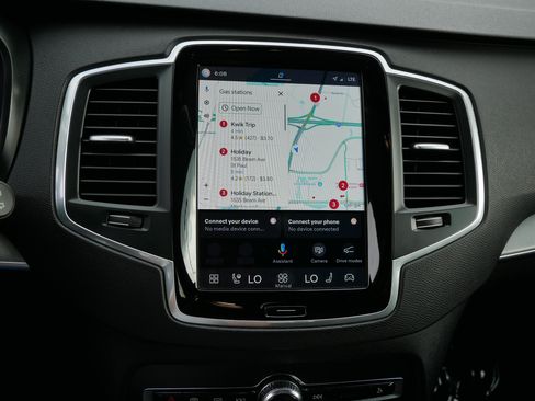 Certified 2023 Volvo XC90 B5 Core w/ Climate Package AWD/4WD image 17