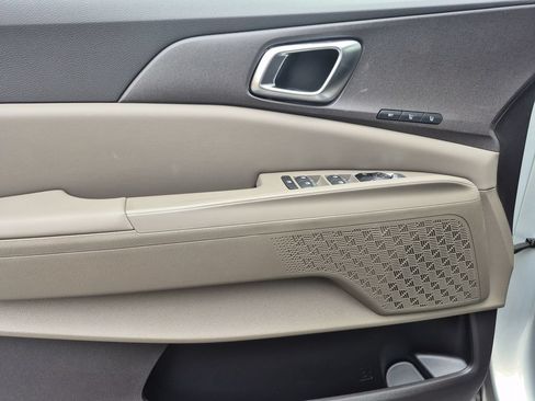 New 2026 Kia Carnival EX FWD image 6