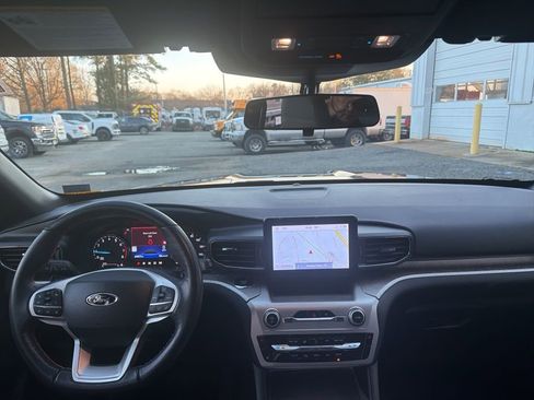 Used 2022 Ford Explorer Timberline image 11