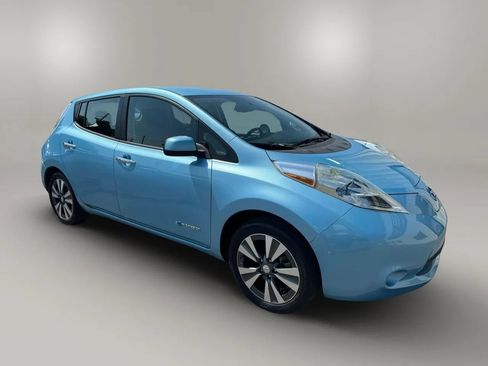 Used 2015 Nissan Leaf SV w/ LED & Quick Charge Package FWD image 6