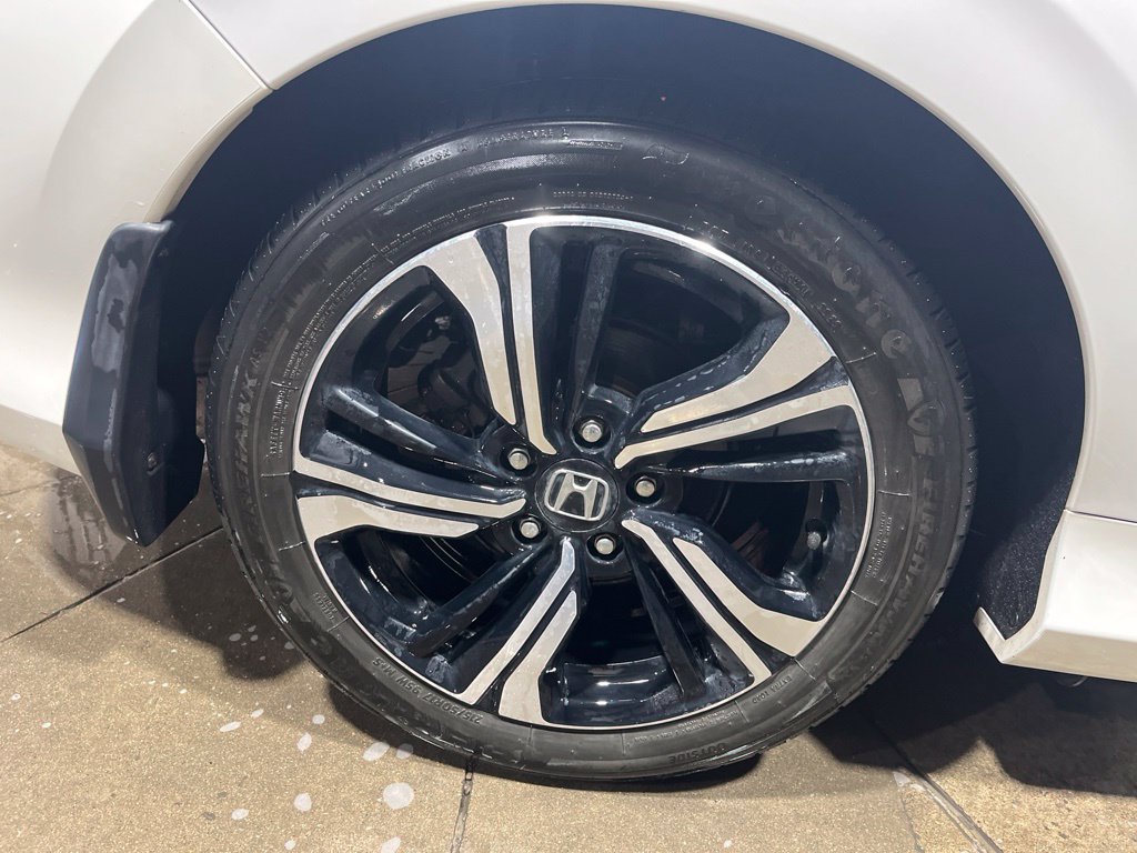Used 2018 Honda Civic Touring image 10