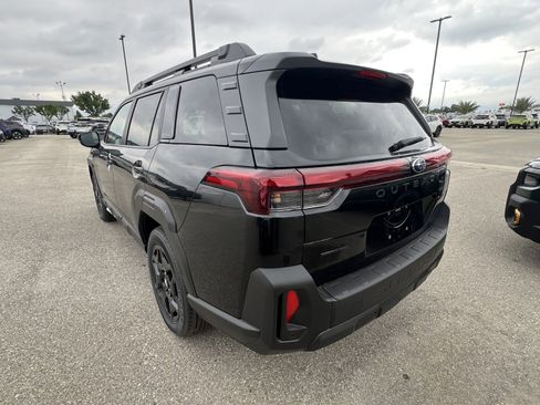 New 2026 Subaru Outback Limited AWD/4WD image 4