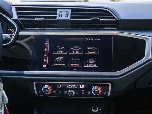 Used 2022 Audi Q3 2.0T Premium w/ Convenience Package image 13