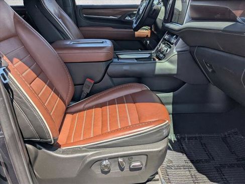 Used 2024 GMC Yukon Denali Ultimate AWD/4WD image 25