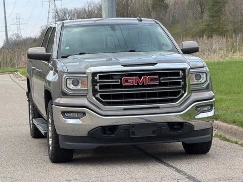 Used 2017 GMC Sierra 1500 SLE w/ Texas SLE Value Package AWD/4WD image 3