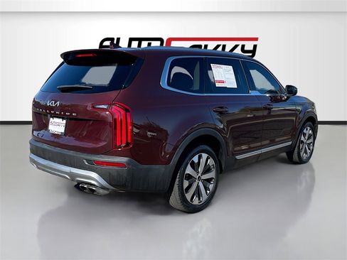 Used 2022 Kia Telluride EX w/ EX Premium Package image 7