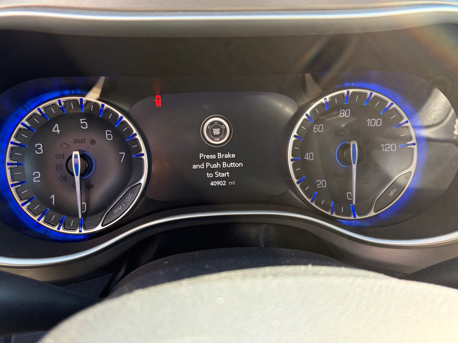 Used 2021 Chrysler Pacifica Touring-L FWD image 11