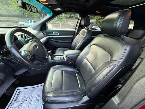 Used 2016 Ford Explorer XLT w/ Equipment Group 202A image 14