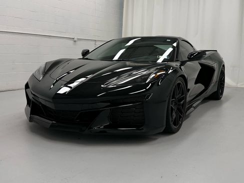 Used 2024 Chevrolet Corvette Z06 w/ Stealth Interior Trim Package RWD image 4