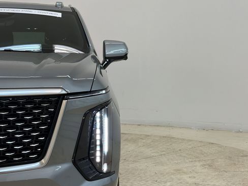 Certified 2026 Cadillac Escalade Luxury w/ LPO, Floor Liner Package AWD/4WD image 11