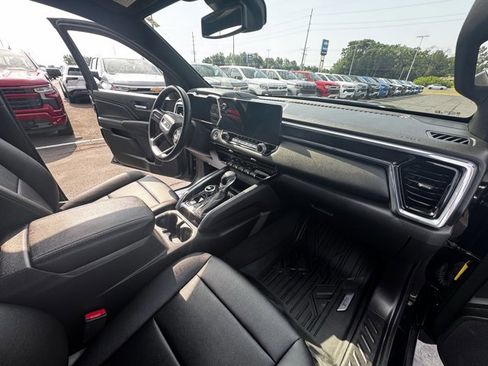 Used 2023 GMC Canyon Elevation w/ Elevation Premium Package image 10